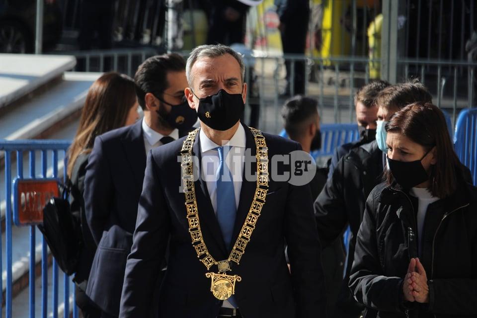 Θεσσαλονίκη: Στον Άγιο Δημήτριο η Κ. Σακελλαροπούλου – Φορώντας το «Διάσημο» ο Κ. Ζέρβας (pics&vids)