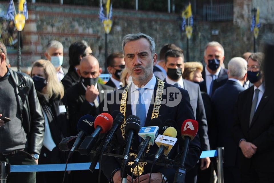 Εμφανώς συγκινημένος ο Ζέρβας αποχαιρετά τη Φώφη Γεννηματά: «Μας λείπει» (vid)