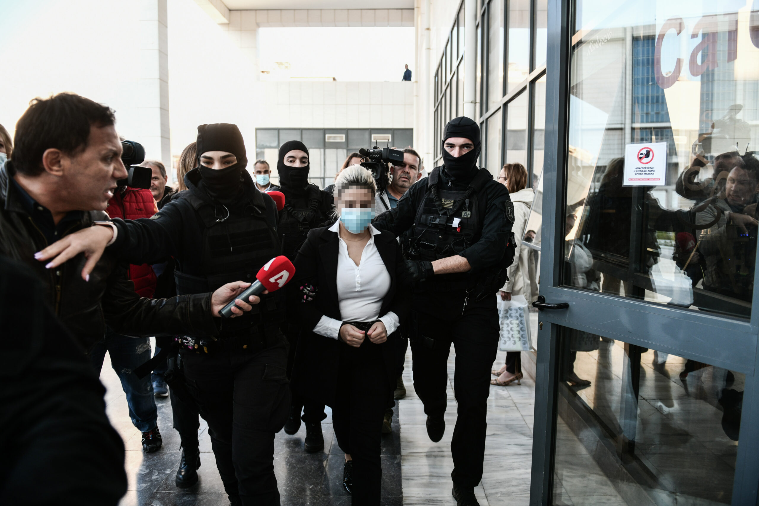 Απ. Λύτρας για Έφη Κακαράντζουλα: «Σε 5,5-6 χρόνια θα είναι έξω – Έπαιζε θέατρο από την πρώτη στιγμή» (vid)