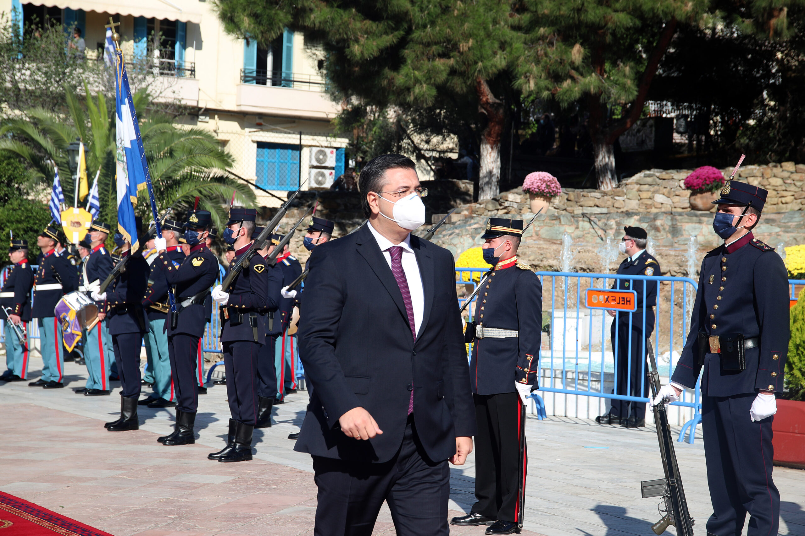 Απ. Τζιτζικώστας: «Δεν έχουμε την πολυτέλεια να ξανακλείσουμε την κοινωνία και την οικονομία»