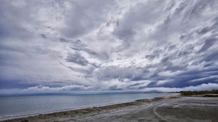 Καιρός σήμερα 17/1: Τοπικές βροχές και καταιγίδες