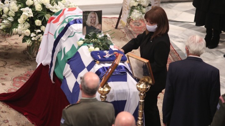 Ο επικήδειος της Κ. Σακελλαροπούλου για την Φώφη Γεννηματά: «Έκανε οίστρο της ζωής τον φόβο του θανάτου»