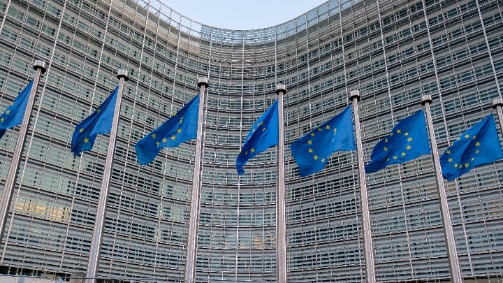 Ευρωπαϊκή Επιτροπή: Δεκτά από αύριο τα πιστοποιητικά για την COVID από Αρμενία και Ηνωμένο Βασίλειο