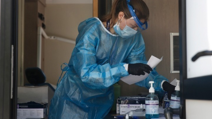Κορονοϊός- Ελλάδα: 4.165 κρούσματα σήμερα, 25 θάνατοι, 380 διασωληνωμένοι
