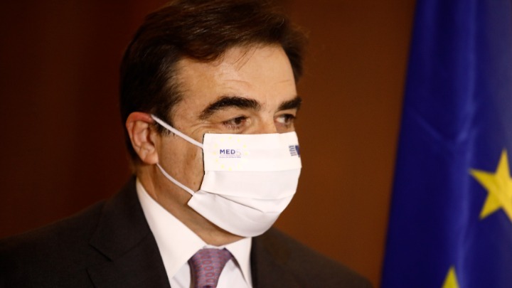 Σχοινάς για μεταναστευτικό: «Η Ευρώπη βρίσκεται αντιμέτωπη με την “υβριδική” απειλή»