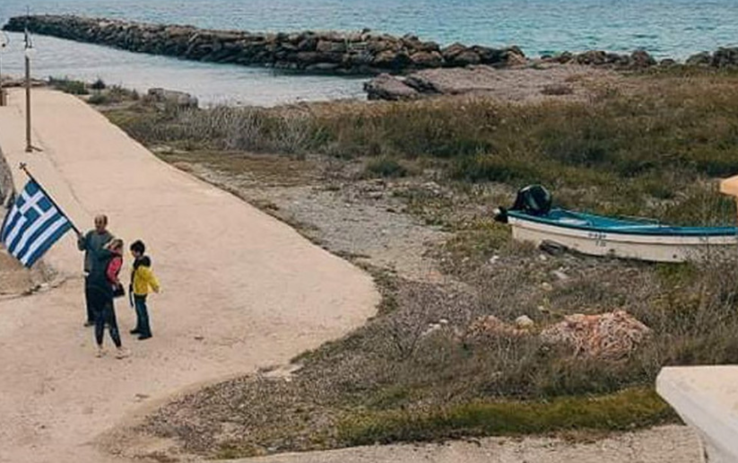 Μαθράκι: Ο 9χρονος Τάσος θα παρελάσει μόνος αλλά περήφανος κρατώντας τη σημαία