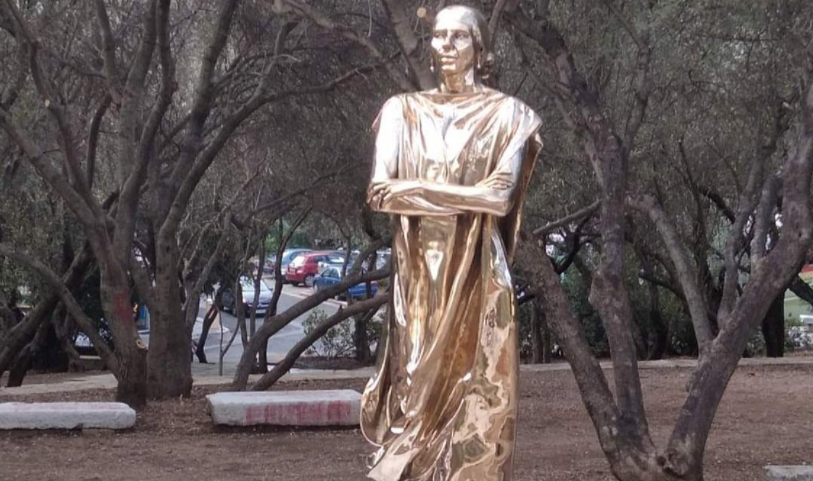 Χαμός στο twitter με το άγαλμα της Μαρίας Κάλλας – «Τι τραγικότερο μπορεί να την βρει…Ε, και συνέβη αυτό»