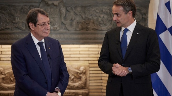 Συνάντηση του Κυριάκου Μητσοτάκη με τον Νίκο Αναστασιάδη στο Μέγαρο Μαξίμου