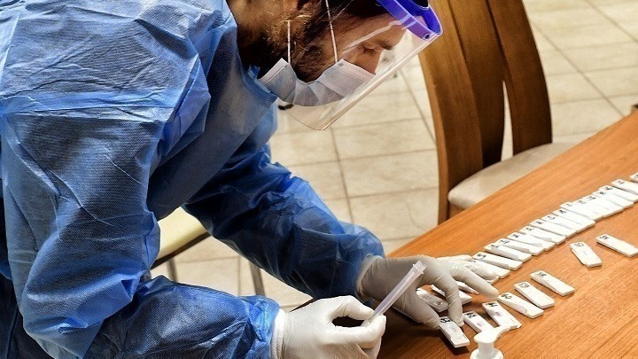 Το 27% των κρουσμάτων κορονοϊού την εβδομάδα 18 – 24 Οκτωβρίου ήταν 4-18 ετών