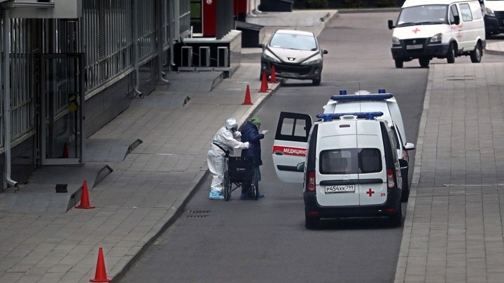 Κρεμλίνο: Ανησυχία για την υψηλή θνητότητα λόγω της Covid-19
