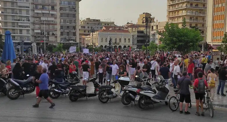 Πάτρα: Το δικό τους «ΌΧΙ» στα εμβόλια προγραμματίζουν οι αντιεμβολιαστές μια μέρα πριν την 28η Οκτωβρίου