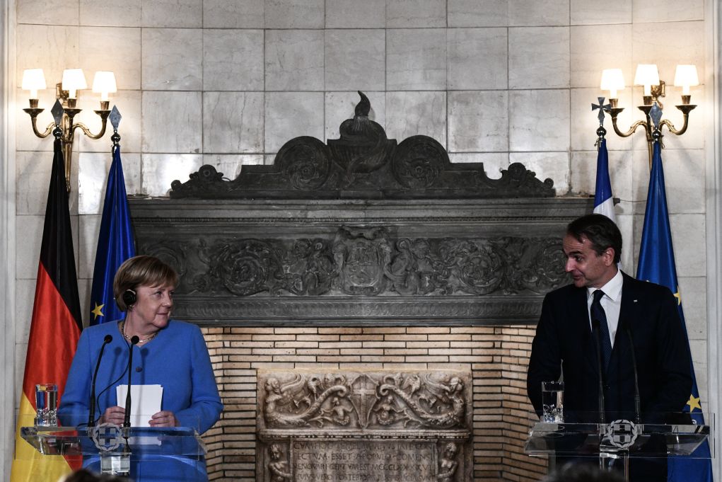 Μητσοτάκης: Η σημερινή Ελλάδα είναι πολύ διαφορετική από αυτή που γνωρίσατε – Μέρκελ: Απαίτησα πολλά από τους Έλληνες