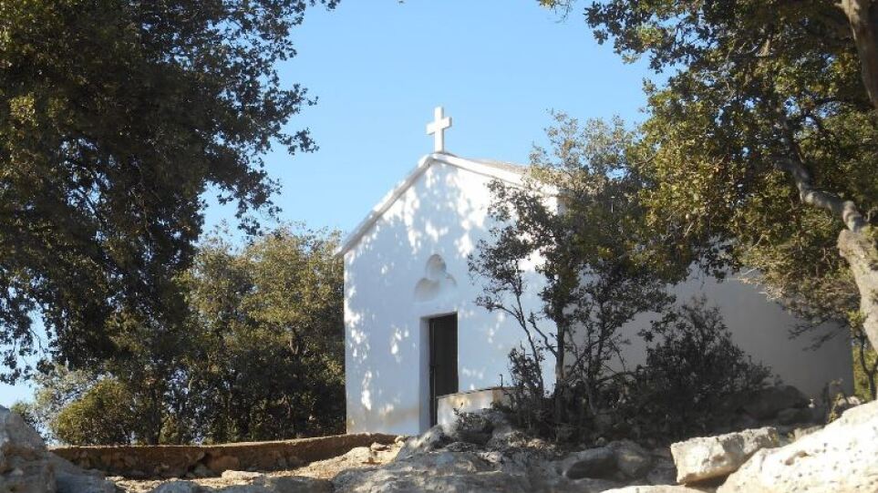 Δεν έχουν τον θεό τους: Ιερόσυλοι δεν άφησαν ούτε τις καρέκλες σε ξωκλήσι στον Ορχομενό