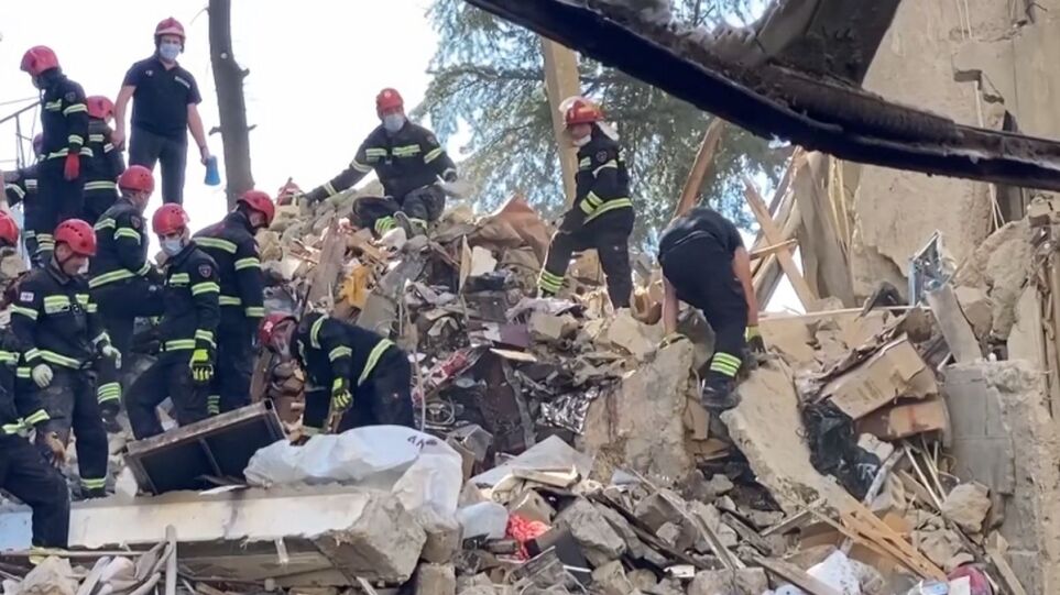 Κεκλεισμένων των θυρών το παιχνίδι Γεωργία – Ελλάδα μετά την κατάρρευση  κτιρίου στο Μπατούμι (pics)