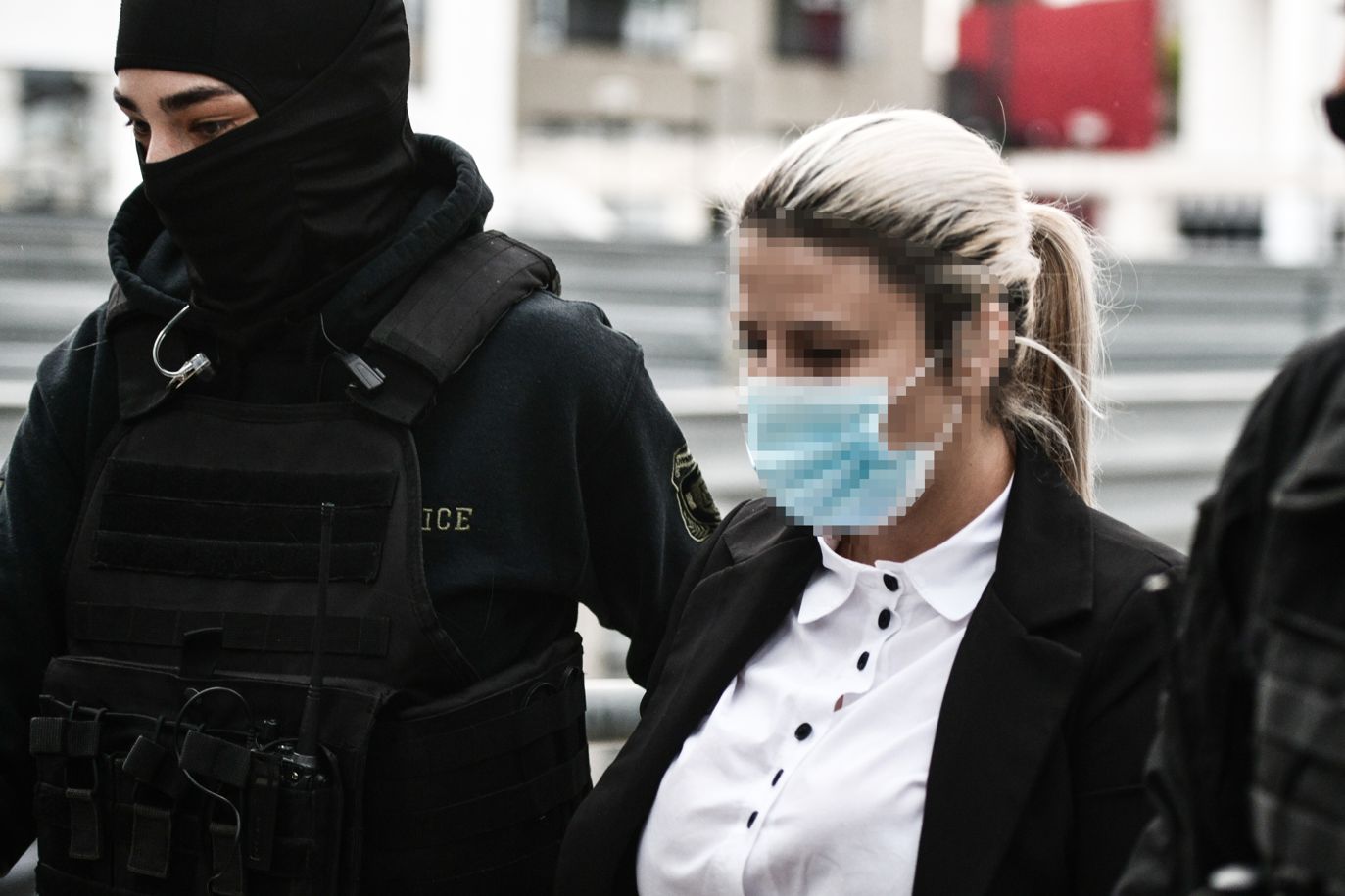Επίθεση με βιτριόλι – Δείτε το διάλογο της Έφης με τον Εισαγγελέα