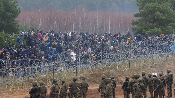 Διέσπασαν τις άμυνες στα σύνορα περίπου 50 μετανάστες και εισήλθαν στην Πολωνία από τα σύνορα με τη Λευκορωσία