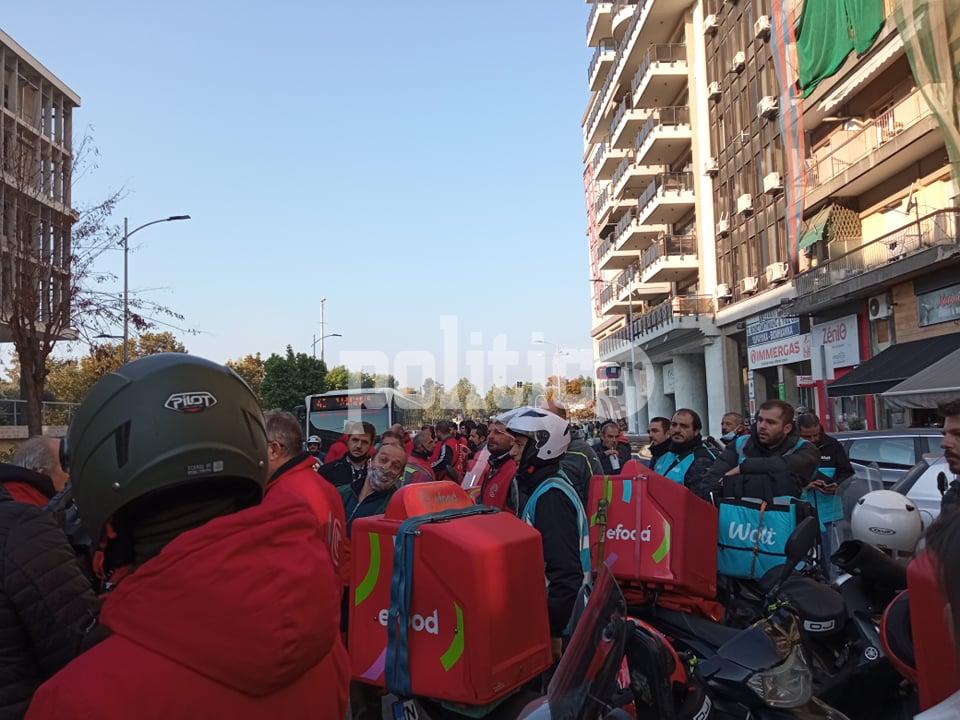 Θεσσαλονίκη: Ελεύθερος ο 21χρονος που παρέσυρε και σκότωσε το διανομέα – Εξαγριωμένοι οι διανομείς (vid)