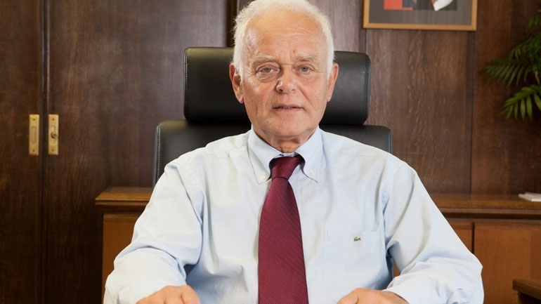 Μανιτάκης: Συνταγματικός ο  υποχρεωτικός εμβολιασμός για τους άνω των 60 – Δεν θίγεται η ελευθερία τους