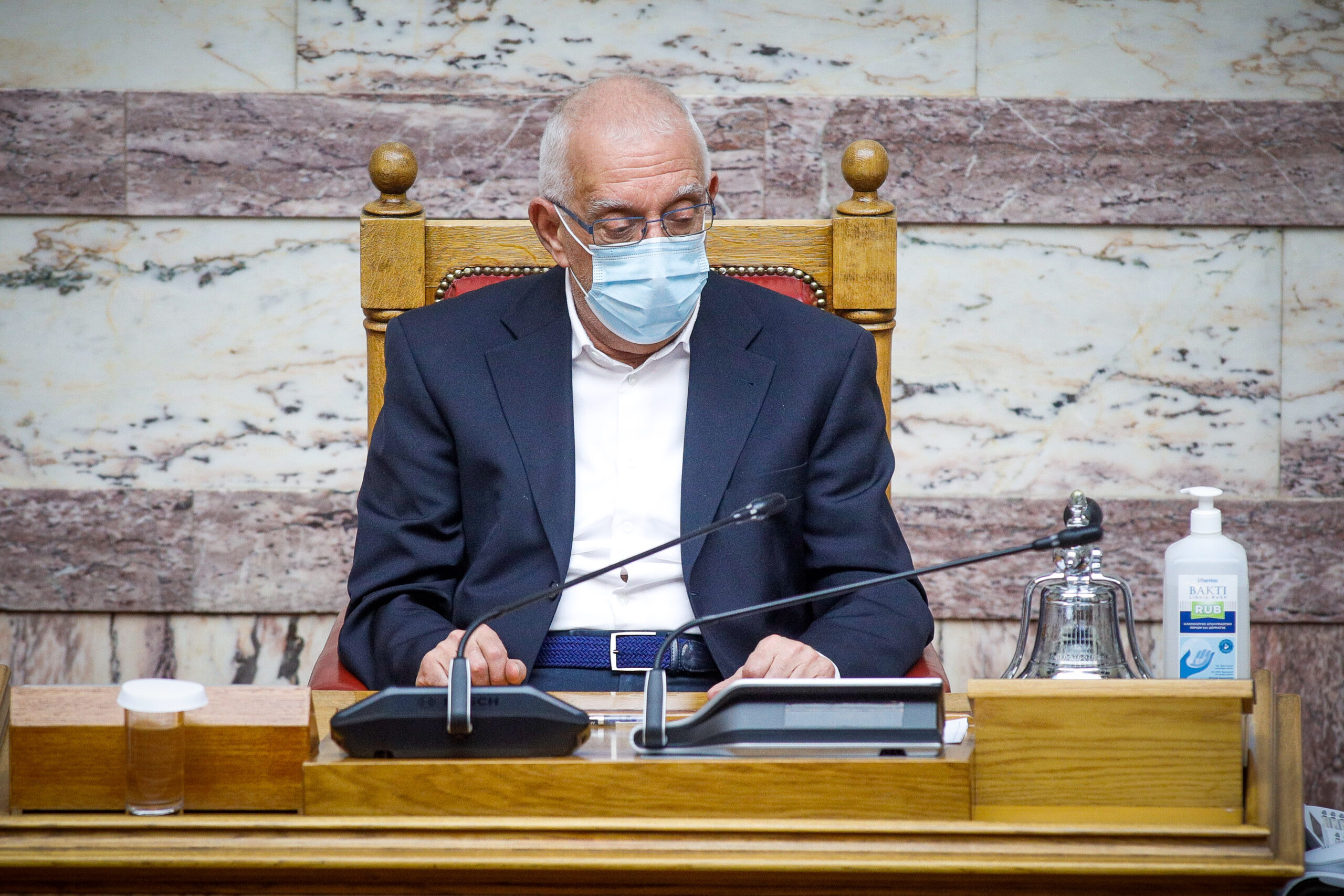 N. Κακλαμάνης: Διαφοροποιείται από την κυβερνητική γραμμή – «Να μπουν στη μάχη και τα ιδιωτικά νοσοκομεία»