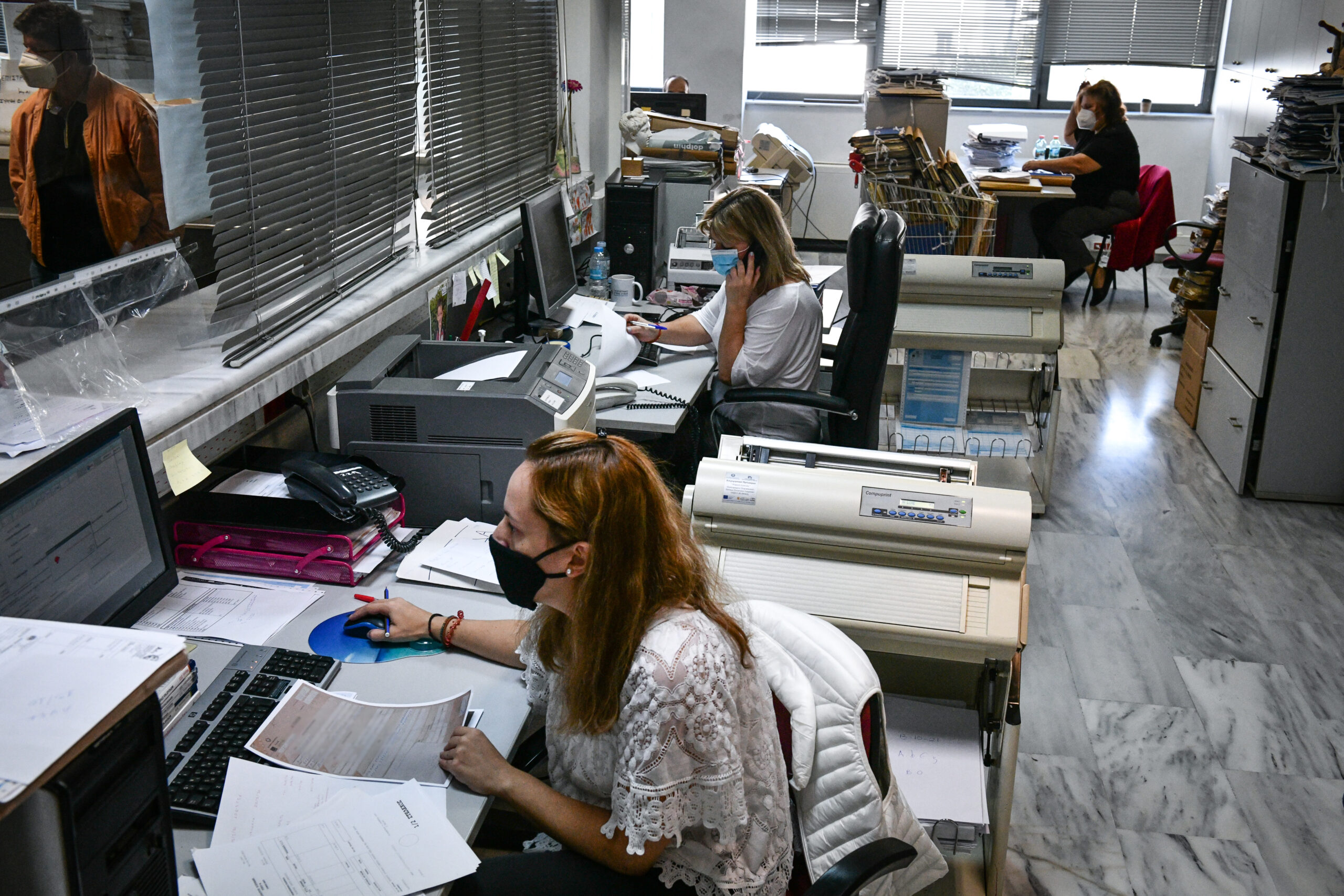 Plan B για το δημόσιο υπό την απειλή της Όμικρον