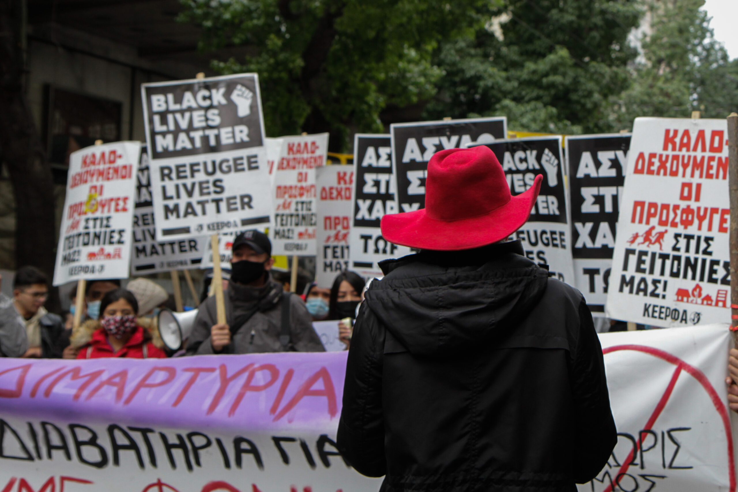 Αθήνα: Έφτασε στην Αμερικανική Πρεσβεία η πορεία (pics)