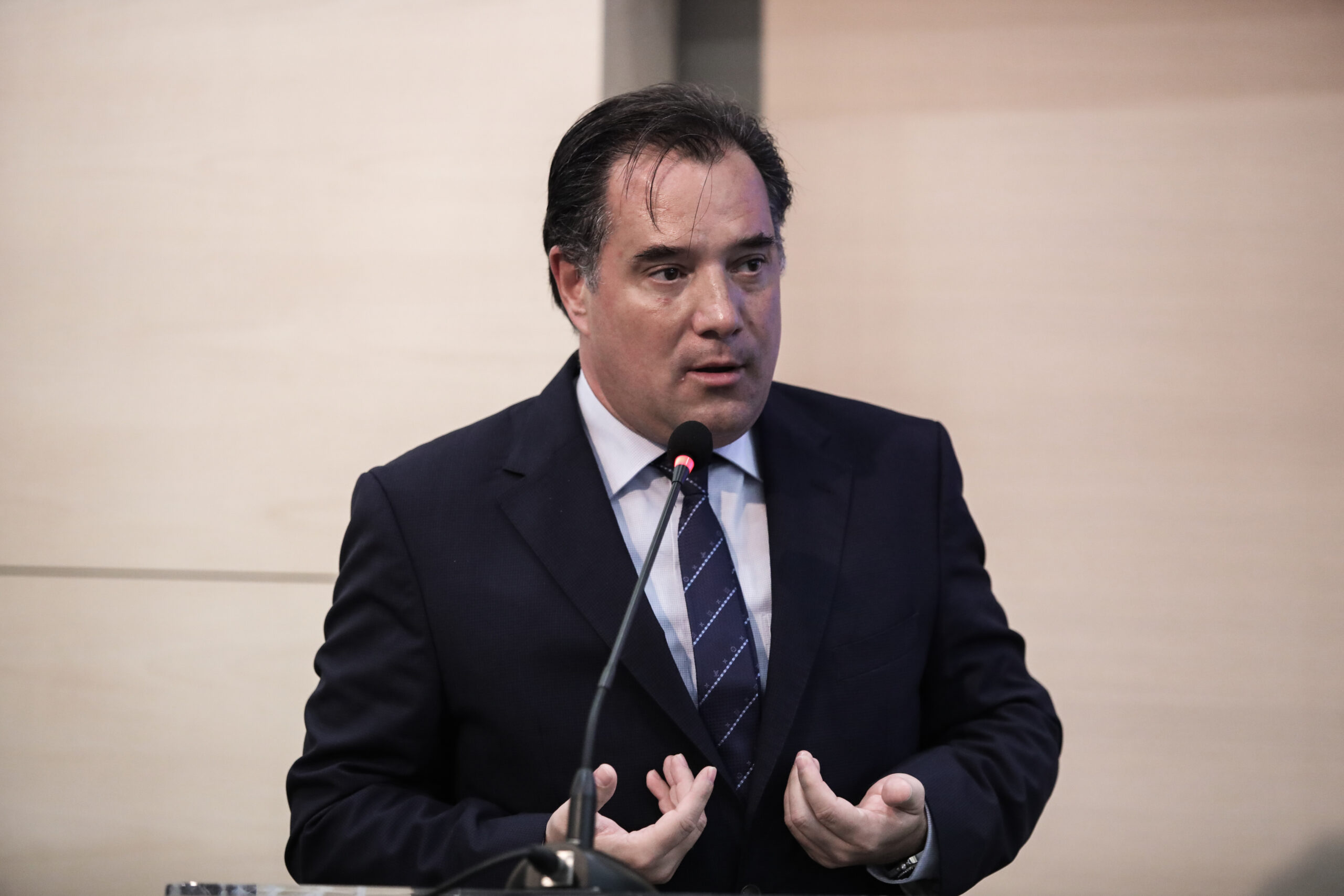 Γεωργιάδης για Σύνταγμα: Απαράδεκτες οι εικόνες στην αλλαγή του χρόνου – Είχα καλέσει την Αστυνομία