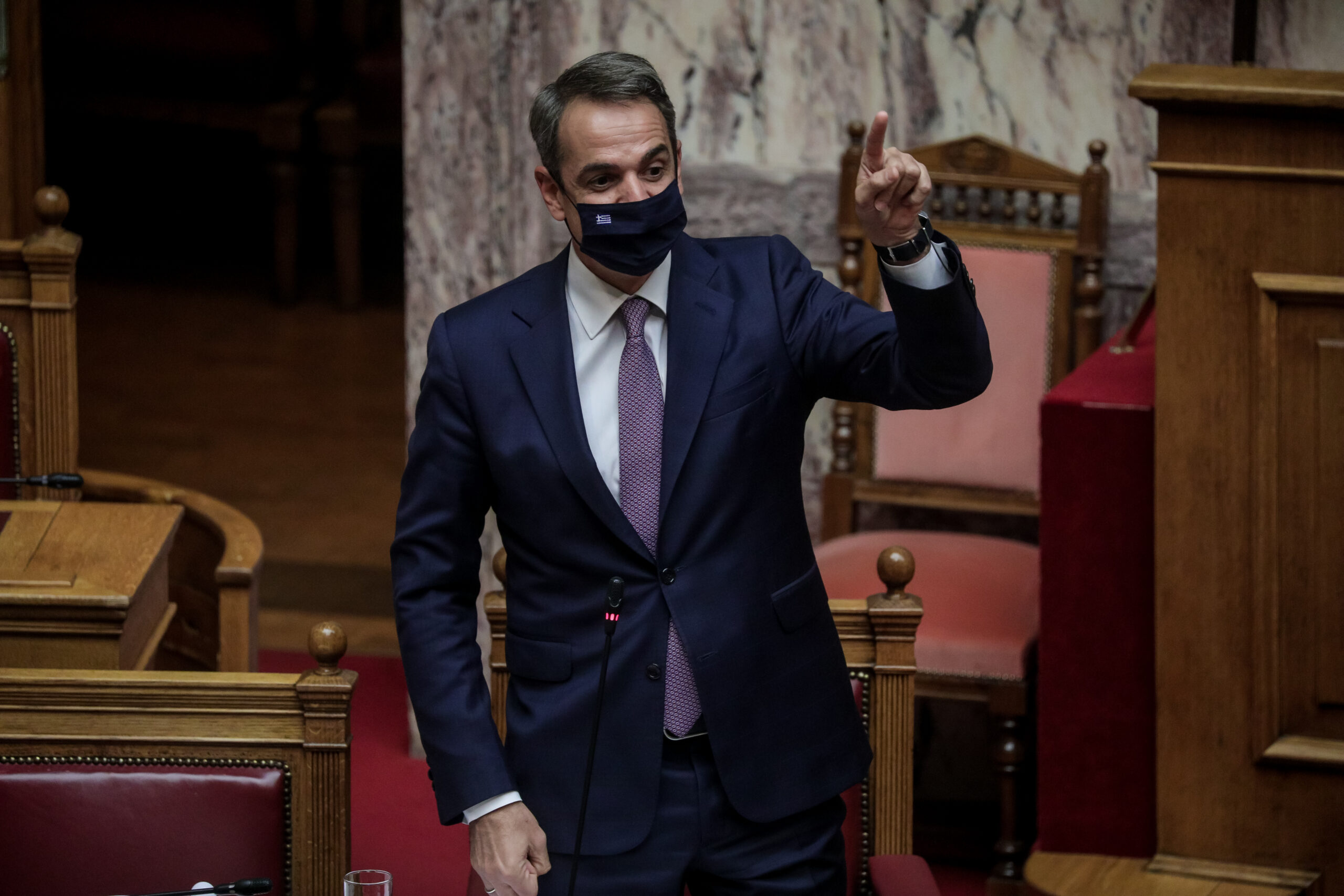 Πεδίο μάχης η Βουλή για την πώληση της ΔΕΗ: Την χρεοκοπήσατε και τώρα ζητάτε και τα ρέστα