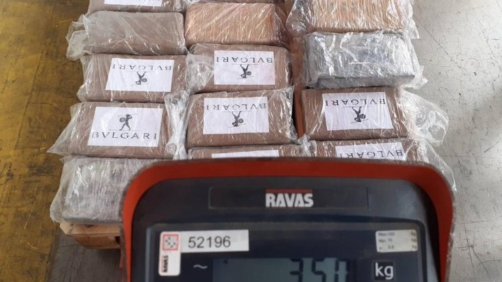 Ευρηματικοί έχουν γίνει πλέον οι διακινητές ναρκωτικών – 35 κιλά κοκαΐνης σε φορτίο με μπανάνες εντόπισε η ΑΑΔΕ