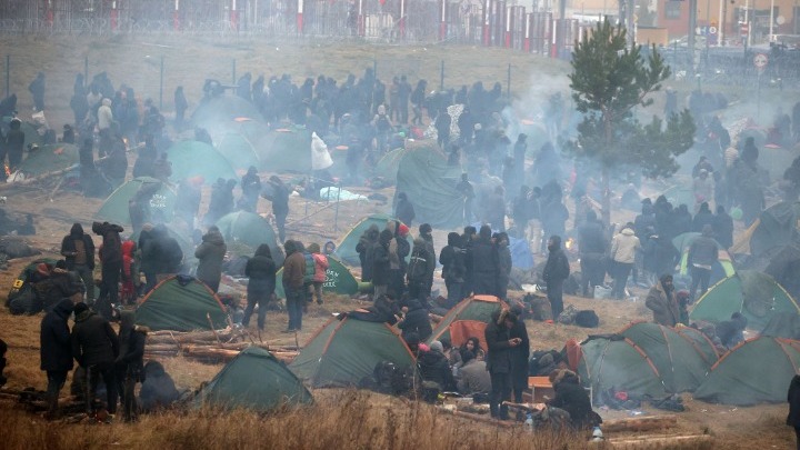 Ευρωπαϊκή Επιτροπή: Ανθρωπιστική βοήθεια 700.000 ευρώ για τους αποκλεισμένους πολίτες στα σύνορα Λευκορωσίας