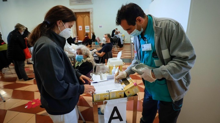 Εγκρίθηκε το Super Green, κλειστά τα στάδια για τους ανεμβολίαστους