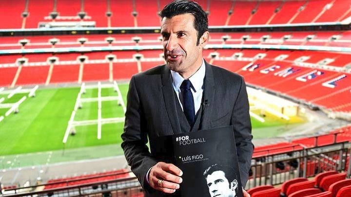 Λουίς Φίγκο: «Το ελληνικό ποδόσφαιρο είχε μία σπουδαία γενιά το 2004»