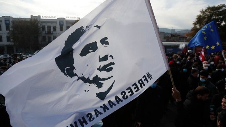 Γεωργία: Σε κρίσιμη κατάσταση ο πρώην πρόεδρος Μιχαήλ Σαακασβίλι που κάνει απεργία πείνας, δήλωσαν γιατροί