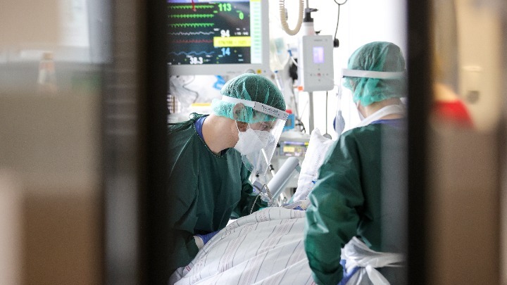 Τραγικό ρεκόρ για τη Γερμανία: Ξεπέρασε τον αριθμό – ορόσημο των 5 εκατ. κρουσμάτων κορονοϊου