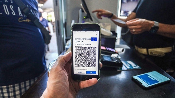 Διευκρινήσεις για την τρίτη δόση για τους άνω των 18