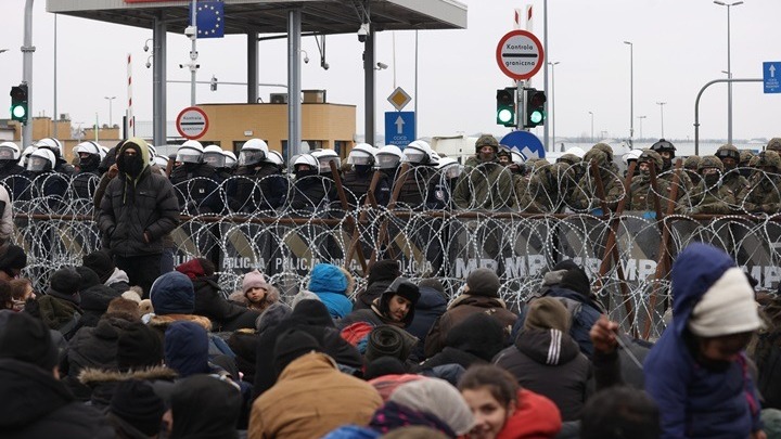 Πολωνία: Τον Δεκέμβριο θα ξεκινήσει η ανέγερση τείχους στα σύνορα με  Λευκορωσία
