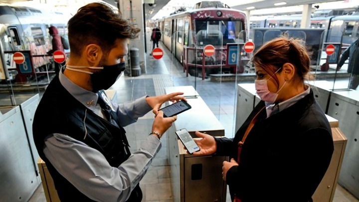 Ιταλία: Αυστηρότεροι έλεγχοι για το πράσινο πάσο