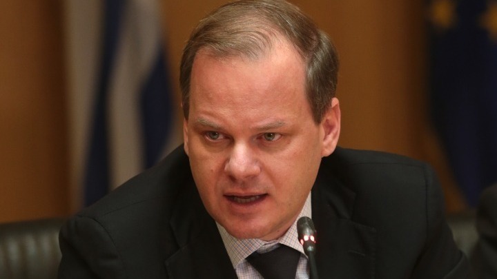 Καραμανλής για Νίκο Παππά: Θα περάσει πιο πολλές ώρες στα δικαστήρια από ότι στη Βουλή