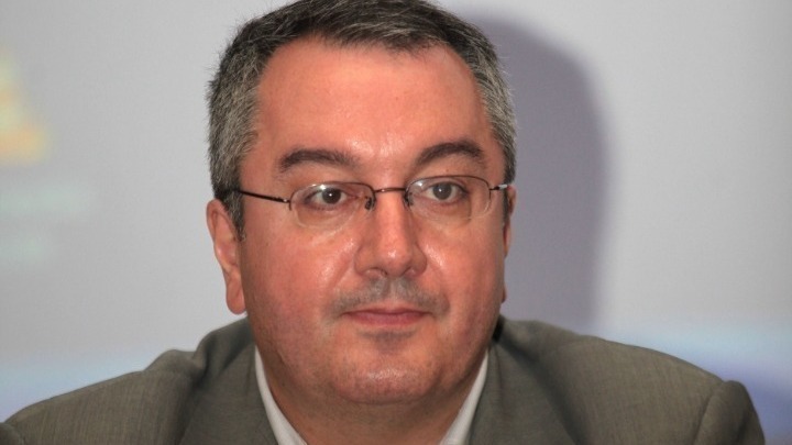 Μόσιαλος: «Όσοι δεν έχουν εμβολιαστεί, να εμβολιαστούν άμεσα»