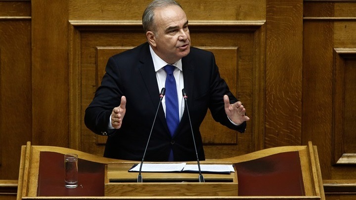 Παπαθανάσης: «Επαρκούν τα αγαθά για το Πάσχα»