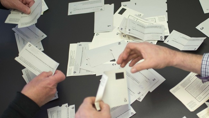 Ελβετία: Δημοψήφισμα για την διαχείριση της πανδημίας