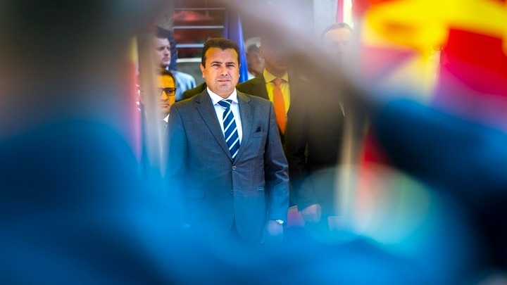 Ακέφαλη και επισήμως η Β. Μακεδονία: Με την συνεργασία αλβανικού κόμματος η αντιπολίτευση έριξε την κυβέρνηση