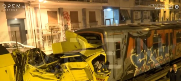 Πηδούσαν στις ράγες για να σωθούν οι εργαζόμενοι στο δυστύχημα του ΗΣΑΠ –  Σοκαριστικές οι εικόνες από τα συντρίμμια