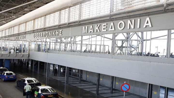 Στη Θεσσαλονίκη προσγειώθηκαν 119 μετανάστες από το Αφγανιστάν