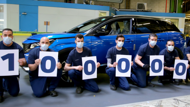 Το Peugeot 3008 γιορτάζει το εκατομμυριοστό αυτοκίνητο που παράχθηκε στο εργοστάσιο Sochaux