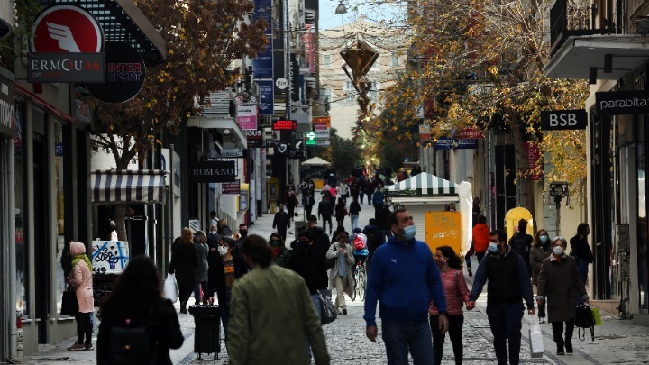 Το ωράριο λειτουργίας των καταστημάτων την περίοδο των εορτών