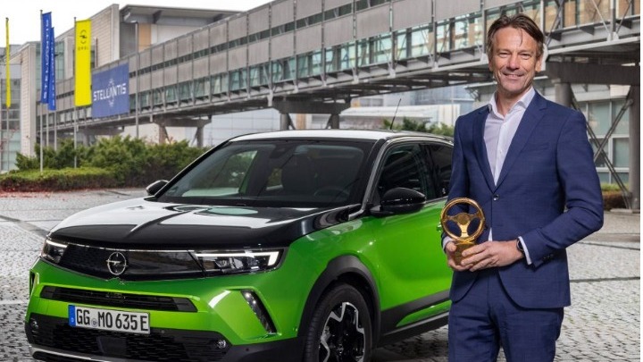 Opel: Το νέο Mokka-e κέρδισε το “Χρυσό Τιμόνι 2021”