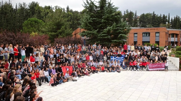 350 Αμερικανοί φοιτητές βρίσκονται στη Θεσσαλονίκη: Τι λένε για την πόλη και τον διαφορετικό τρόπο ζωής (vid)