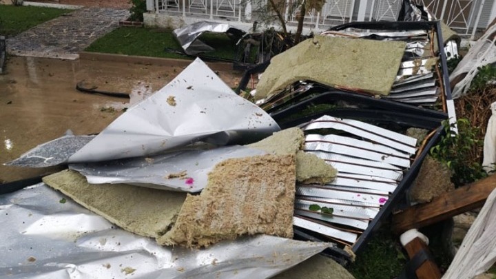 Ζάκυνθος: Ανεμοστρόβιλος έκανε… άνω κάτω το χωριό Καλαμάκι (vid)