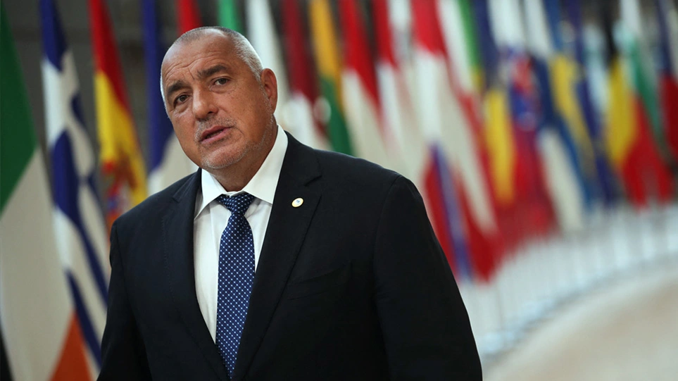 Βουλγαρία: Νέες φωτογραφίες του πρώην Πρωθυπουργού με όπλο και προφυλακτικά έκαναν τον γύρο του διαδικτύου (pics)