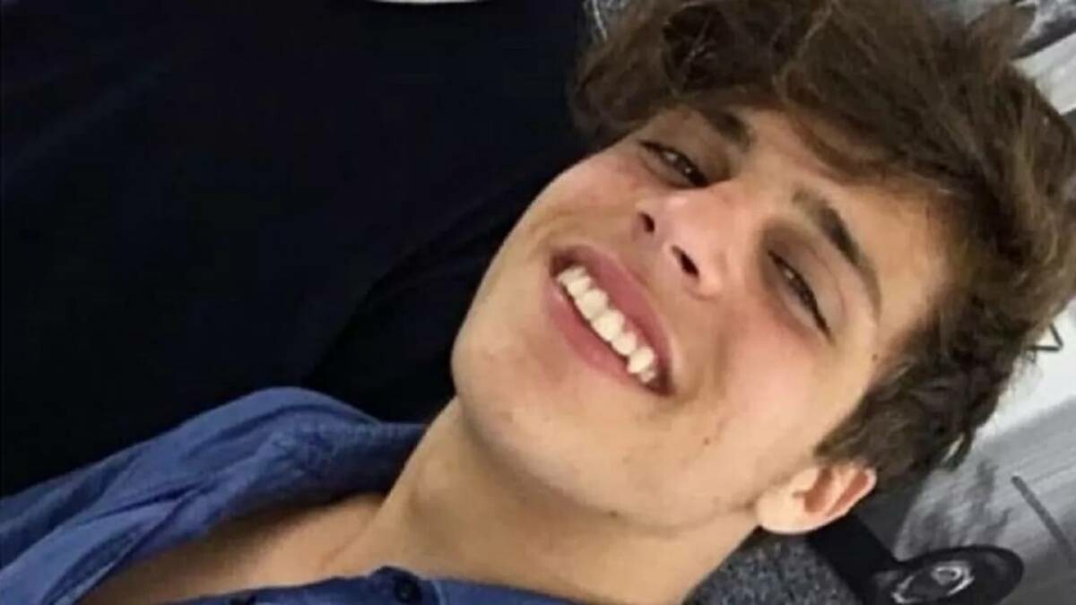 Σκούρα τα πράγματα για τον ιδρυτή των Πέντε Αστέρων, Μπέπε Γκρίλο – Θα δικαστεί για ομαδικό βιασμό ο γιός του